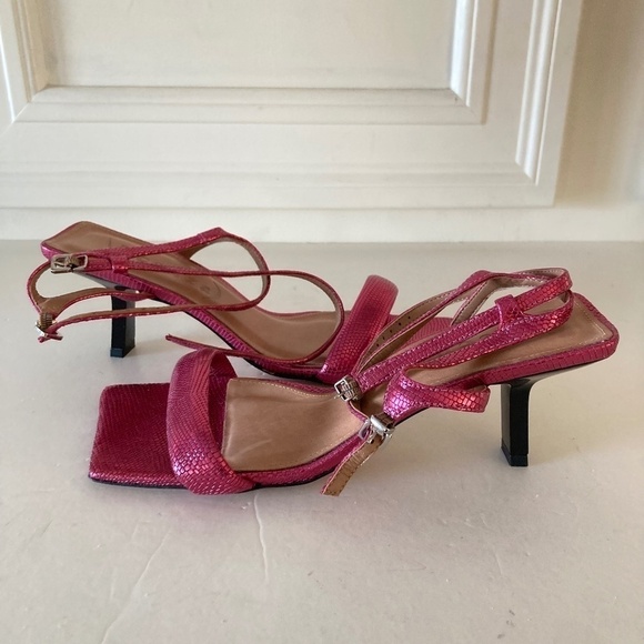 NWOT Vicenza Anthropologie Pink Metallic Strap Square Toe Heels - Picture 1 of 6